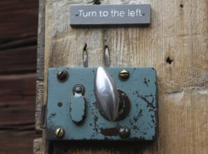 A sign instructs: "turn to the left."