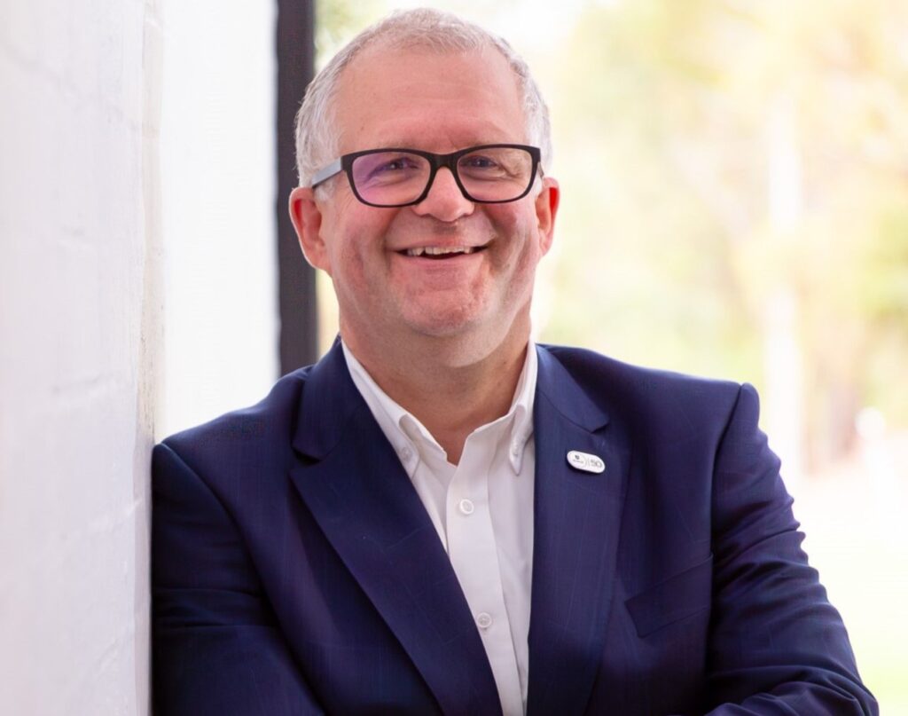 Deakin VC Iain Martin Resigns cover