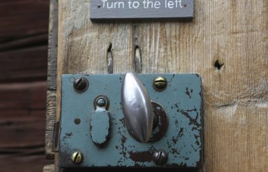 A sign instructs: "turn to the left."